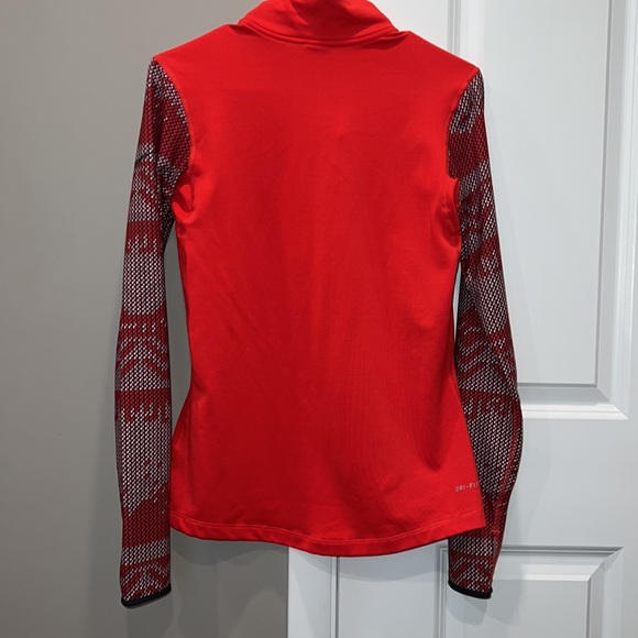 Nike fitted half zip, long sleeve. Christmas edition! - Picture 4 of 5